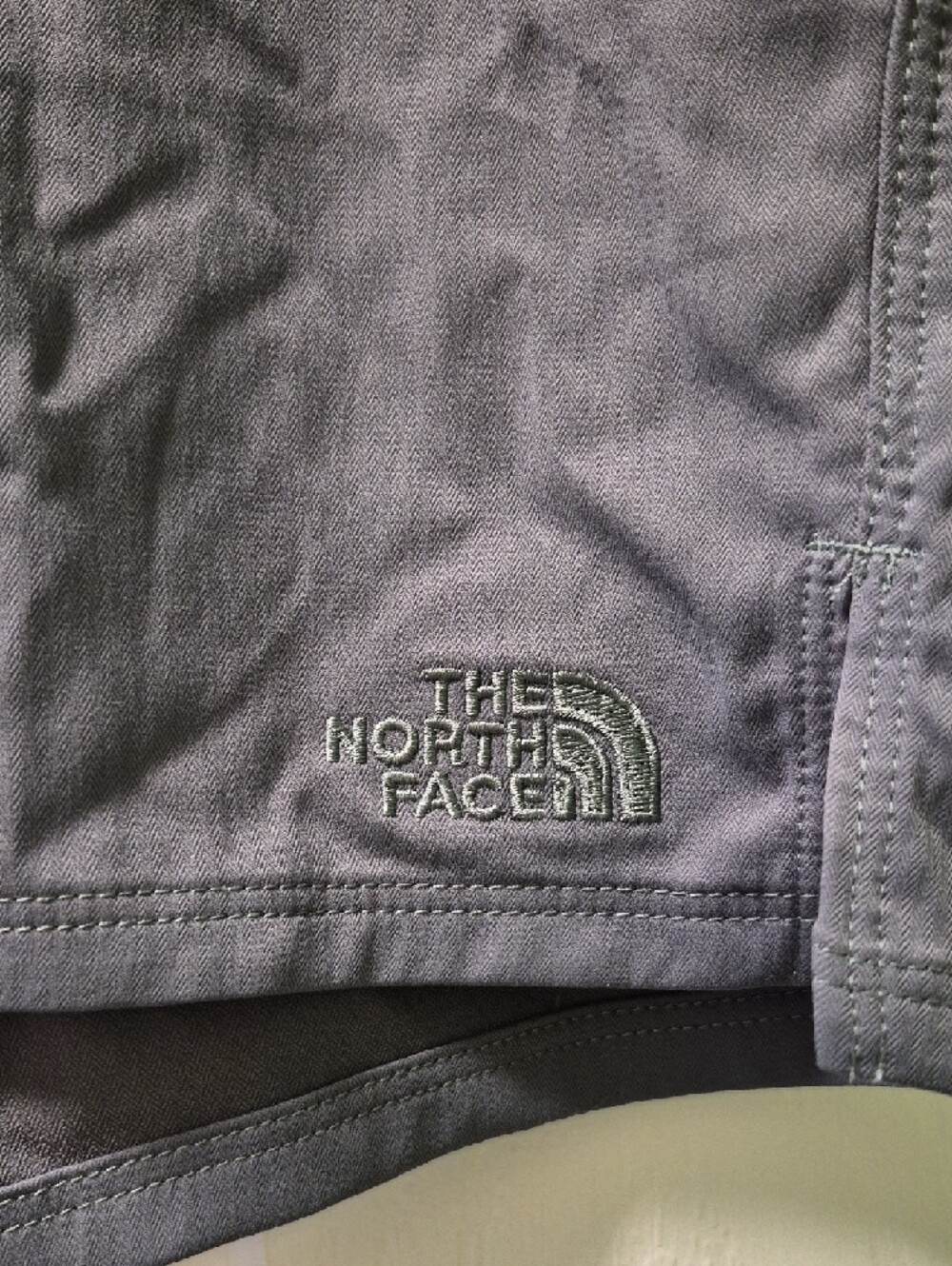The North Face Aphrodite Shorts, Sz L, Duck Green, Regular Fit, Long Inseam - Picture 2 of 9